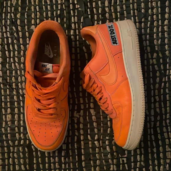 Nike Air Force 1 '07 LV8 JDI Leather Total Orange Mens Sz 10 - Picture 1 of 9